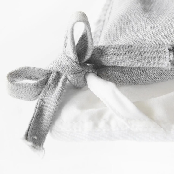 Brand NEW Quince Premium White Down Alternative Comforter - Picture 9 of 10